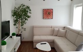 Apartma Lina